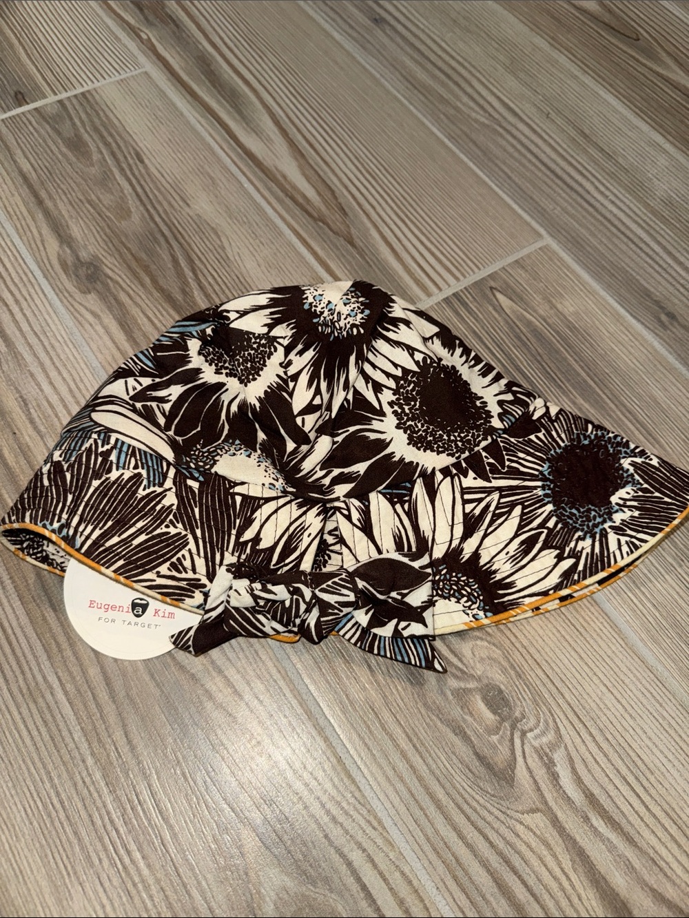Black & Cream Floral Women's bucket hat